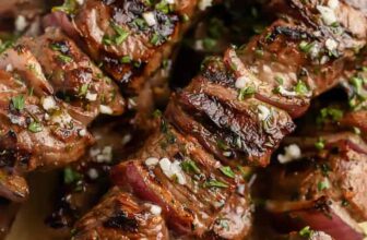close up of Garlic Butter Steak Kabobs