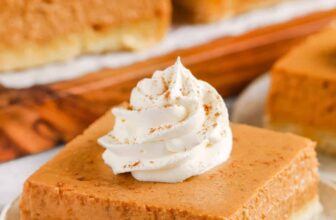 Pumpkin Pie Bars on plates